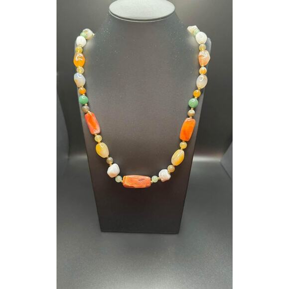 Vintage Agate Semi Precious Stone Necklace - Picture 2 of 9
